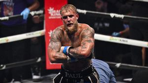 S-a stabilit data celui mai controversat meci de box al anului! Jake Paul se bate cu Julio Cesar Chavez jr. într-o nouă luptă de zeci de milioane de dolari