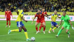Englezii sunt la picioarele fotbalistului titularizat de Hagi în Suedia – România 2-1: „Un jucător fantastic!”