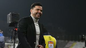 Arabii îl îmbracă în aur pe Cosmin Contra. Qatarezii l-au convins cu un salariu de nabab și l-au prezentat