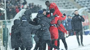 Iarna e cu noi: la ce temperatură se joacă FCSB - PAOK și cât va ninge până la ora partidei din Europa League! „Va fi un șoc în mod clar pentru greci”. EXCLUSIV