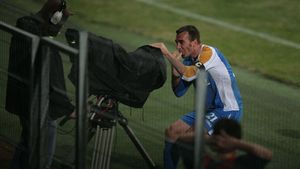 Cum ar trebui împărțiți banii din drepturile de televizare:** după cota de piață sau după locul din clasament? Comentează și votează!