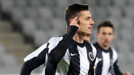 Transferul la Steaua i-a tăiat elanul. Lemnaru a pierdut banderola de căpitan la "U" Cluj și ar putea începe returul ca rezervă