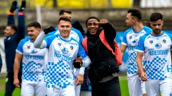 Corvinul Hunedoara termină în forță anul! Victorie la pas cu CS Tunari, iar promovarea pare, deja, tot mai aproape. Florin Maxim: ”Sper să mergem pe aceeaşi linie”