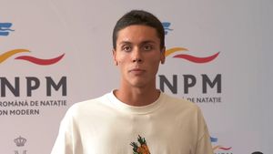 David Popovici, discurs fără precedent! Mesajul lui va face înconjurul lumii. Citatul din Earl Nightingale și cuvintele rostite după ce terminase de vorbit, când s-a întors special la microfon: „Asta vreau să fiu din nou” | VIDEO