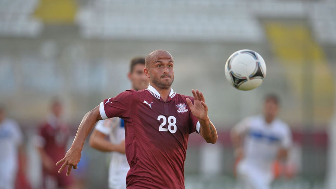 Voicu joacă împotriva Stelei cu timpanul spart: "Nu las echipa la greu" Giuleștenii au făcut un nou transfer