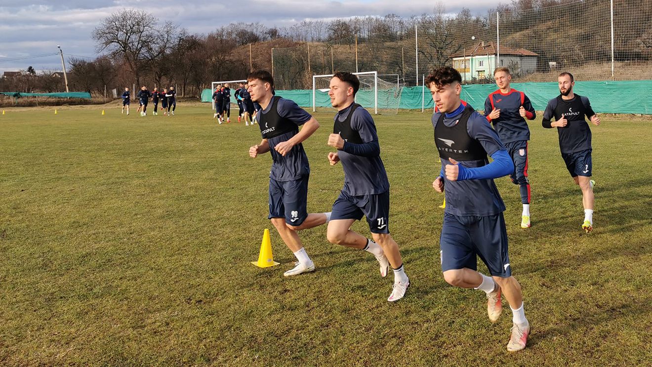 Un singur nume nou la reunirea Chindiei! Echipa lui Emil Săndoi pleacă în Antalya, unde va disputa trei meciuri amicale