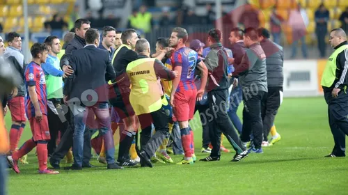 FOTO: Momente incredibile la finalul meciului Petrolul – Steaua. Ploieștenii nu au suportat fiesta steliștilor și au declanșat o adevărată bătaie