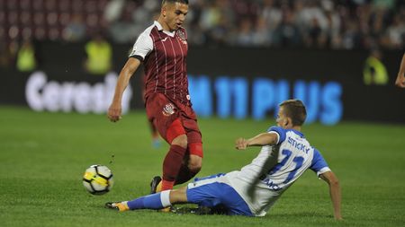 Dan Petrescu, schimbare importantă de strategie! "Bursucul" l-a "mazilit" pe jucătorul care a profitat la maximum de regula impusă de FRF