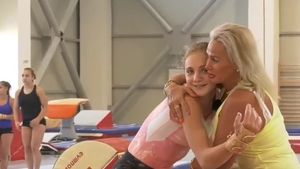 Imagini unice din sala de gimnastică! Cum colaborează Sabrina și Camelia Voinea pentru a ajunge la Jocurile Olimpice 2024? „Acolo nu sunt mamă, sunt antrenoare” | VIDEO EXCLUSIV DRUMUL SPRE PARIS