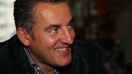 Stache** vrea să cumpere Universitatea Craiova de la Mititelu!