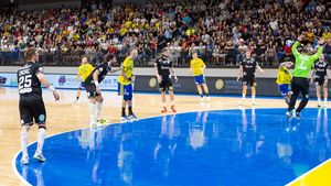 Scandal imens în handbalul românesc! Suporterii au luat „foc”! Campioana Dinamo a ieșit „mutilată” de la Turda după un veritabil „război” și este în mare pericol să-și piardă cel mai bun om: „O mizerie de arbitraj. Au jucat cu toată ura”. EXCLUSIV