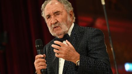 Ion Țiriac a terminat-o cu Dinamo și cu investiția de milioane de euro alături de Mircea Lucescu! Magnatul a ales să își bage banii într-un alt oraș din România: „Le fac stadion!”