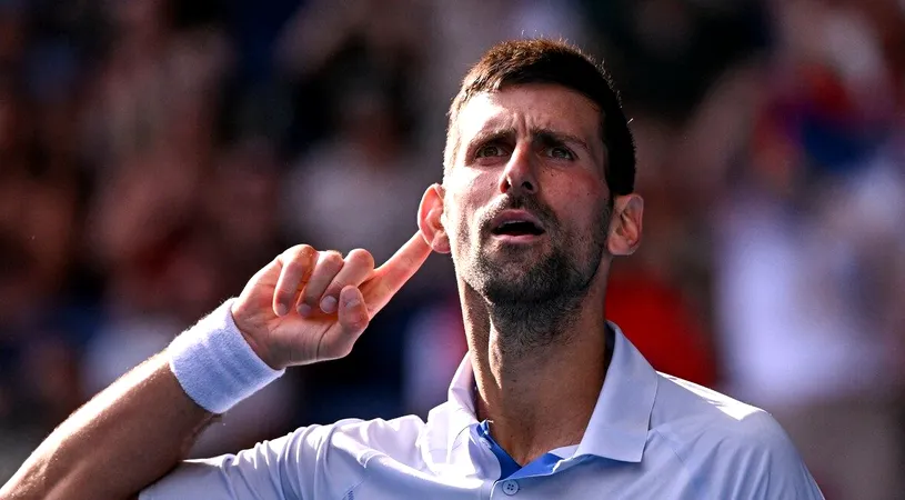Novak Djokovic, primul semifinalist de la Australian Open! Show total făcut de sârb: l-a „pupat