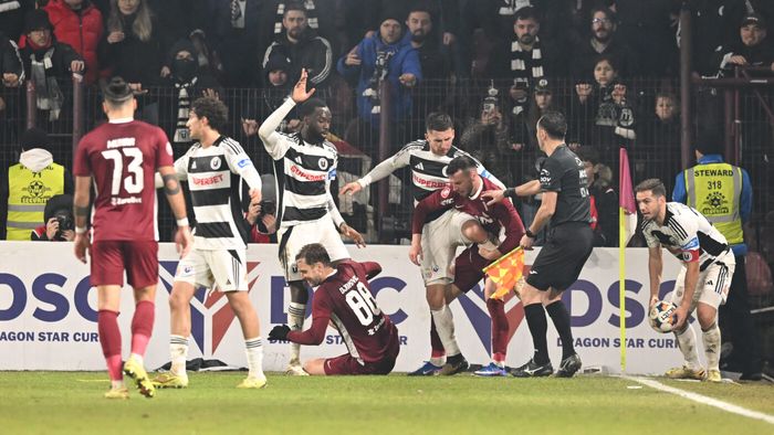 Se încinge „războiul” dintre CFR și U Cluj: „Fură la noi? Fură!”