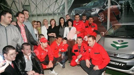 FOTO Dinamoviștii, asaltați de fani!** Niculae: "Sperăm la titlu până-n ultimul moment!"