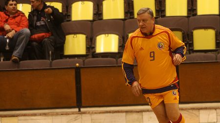 "Era și Sandu** în camera cu femeile aduse de Prunea!"