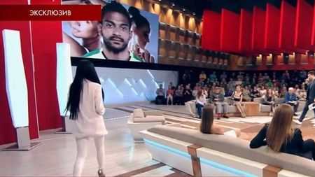 Un caz mai ciudat nu există. A avut două iubite în același timp, ambele au născut în aceeași zi, apoi i-au făcut plângere și totul a ajuns la TV. Cu ce se confruntă un fost fotbalist de la Ajax