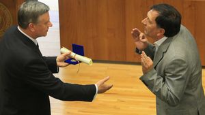 Sandu: "Crăciunescu a făcut mult rău fotbalului românesc!** Nu se va forma niciun corp special de arbitri"