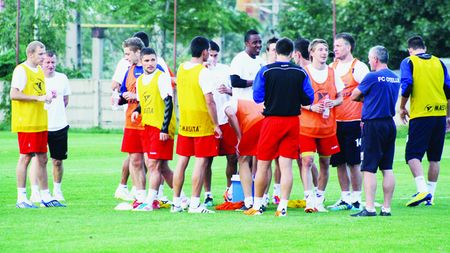 Vor juca în "Teatrul Viselor"!** Oțelul, în grupă cu United, Benfica și Basel! Totul despre adversarele campioanei României