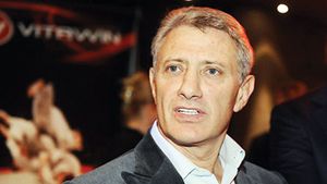 Zâmbiți, vă rog! Dan Petrescu a trecut cu brio primul test la Dinamo din acest an