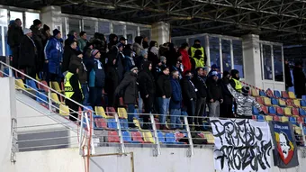 Linie roșie pentru fanii Corvinului! Se opun ideii ca echipa să se mute la Petroșani: ”Corvinul, inimă hunedoreană, nu anexă județeană!”