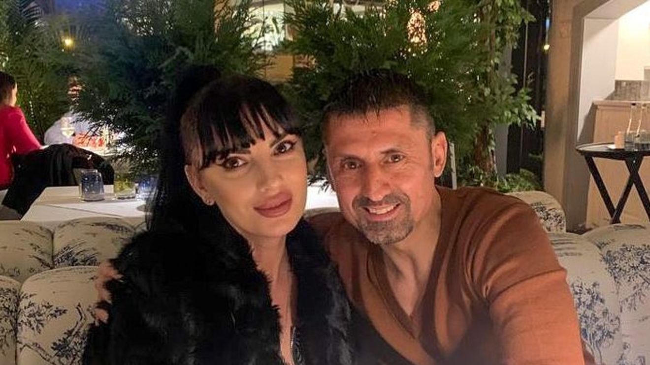 Ionel Dănciulescu se poate mândri cu o soție superbă. Mihaela arată senzațional și a făcut furori la piscină. În trecut, femeia i-a iertat fostului dinamovist toate aventurile extraconjugale | GALERIE FOTO