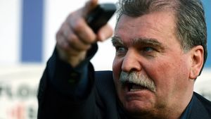 Dezvăluiri incendiare din sânul Rapidului!** Cum a fost blocat Dinu "Vamă" să vină în Giulești: "L-am mai făcut eu și atunci când era el tare la club"