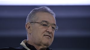 Becali a găsit "nod în papură" și după victoria cu Dunărea Călărași: "Pasează, mă! Pentru ce dai mingea la adversar?". Dialogul avut cu Alexa: "Ce vrei, să egalezi?"