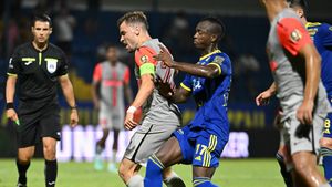 Un fost mare arbitru dă verdictul la penalty-ul primit de Darius Olaru în Unirea Slobozia - FCSB: „Contactul continuă în interior!”. EXCLUSIV