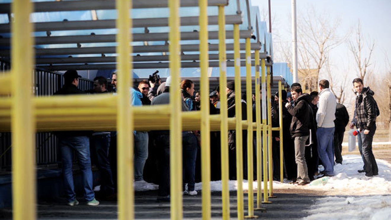 10.000 de bilete vândute în condiții rurale!** UITE ce au îndurat fanii Stelei și cum s-au REVOLTAT pentru situația jenantă