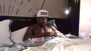 Floyd Mayweather câștigă o sumă uluitoare: 142.000 de euro pe secundă pentru meciul din Ajun de Anul Nou!