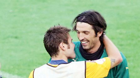 Adrian Mutu, amintiri despre penalty-ul apărat de Gianluigi Buffon la Euro 2008: „Am şutat pe centru pentru că Buffon mă cunoştea"