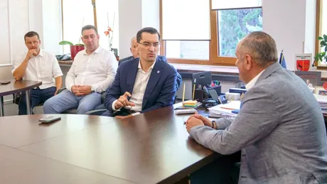 Răzvan Burleanu, în vizită la Piatra Neamț. Șeful FRF s-a întâlnit cu autoritățile locale și județene pentru a face lobby privind susținerea Ceahlăului. Reacția clubului nemțeam