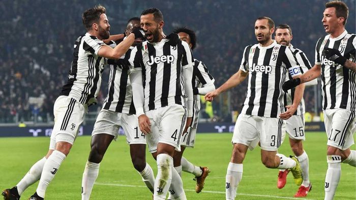 Se pregătește un transfer pe axa Torino - Manchester. Mourinho și șefii lui Juve au avut discuția la dineul oficial