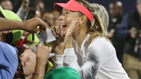 Gest surprinzător al Mariei Sharapova! Și-a făcut public numărul de telefon: „Pe bune! Dați-mi mesaje”. Nu e singura care a făcut asta | VIDEO