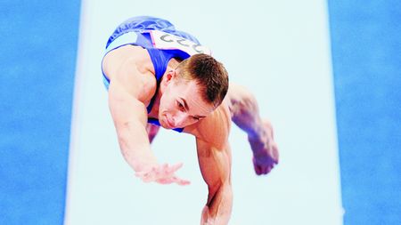 Koczi e gimnastul complet!