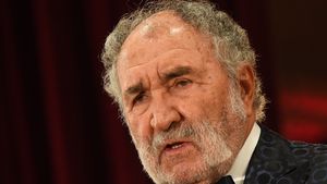 Ion Țiriac nu se satură să bage sute de milioane de euro în România, ci cere şi o lege specială! Magnatul a găsit salvarea pentru țara noastră