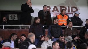 Copos, luat la rost de fanii Rapidului: "Nea George, când ne iei un atacant?" Răspunsul i-a iritat și mai tare pe suporterii giuleștenilor