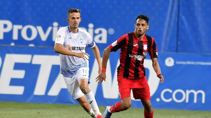 Emoții pentru Universitatea Craiova: „Ne ofticăm dacă dă gol cu Steaua”. Ce spune Sorin Cârțu despre tânărul jucător împrumutat la Astra