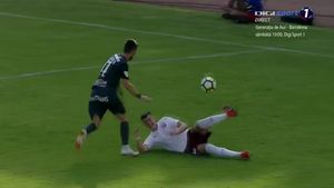 Arbitrii i-au acordat o nouă mână de ajutor lui Mutu! După penalty-ul controversat din meciul cu Juventus, ilfovenii au fost scutiți de un cartonaș roșu în returul cu Chindia