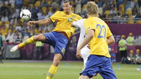 IBRACADABRA!** Decupat din cărțile de povești! Zlatan a reușit golul turneului, după o execuție genială!