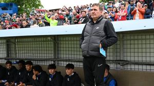 Gică Hagi nu poate fi refuzat! Atacantul de 1,90 metri a acceptat oferta „Regelui”, deși Dinamo și Craiova plusau financiar