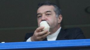 Probleme pentru Becali!** Fiscul l-a chemat la audieri!