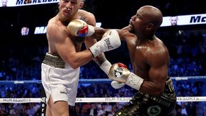 EXCLUSIV | Ipoteză șocantă lansată de promotorul Eduard Irimia: "Dacă voia, Mayweather putea să termine meciul cu McGregor în prima rundă". Președintele Superkombat a făcut o comparație cu un meci al lui Cătălin Moroșanu