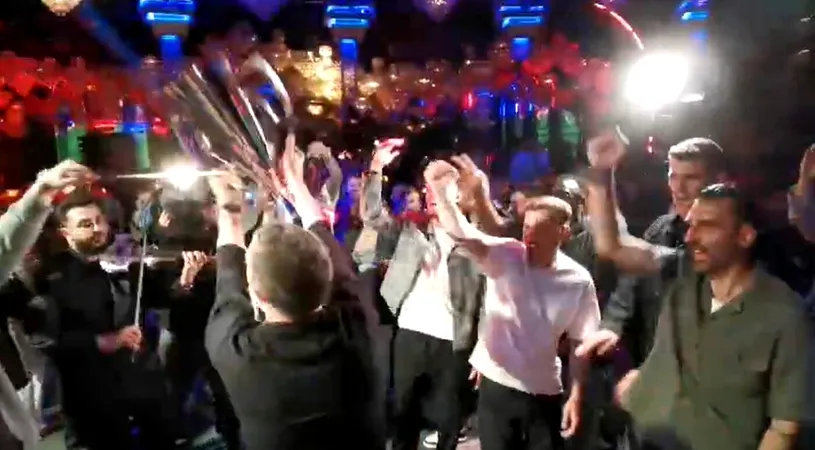 Imagini spectaculoase de la petrecerea FCSB dintr-un club de fițe din București! Manele, delicatese culinare și băuturi fine pentru campionii României. Foto&Video