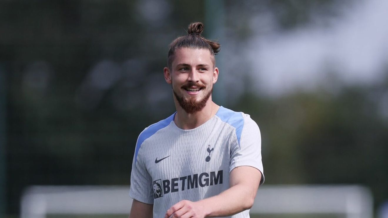 Radu Drăguşin a dat lovitura: Ange Postecoglou nu a mai putut să îl țină rezervă! Decizia managerului lui Tottenham în meciul cu Newcastle