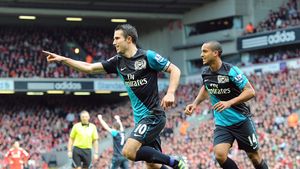 Barcelona îi dă IGNORE lui Van Persie!** "Nu avem intenția de a-l transfera!" Cine stă la pândă