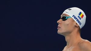 Regele David Popovici a scris doar 6 cuvinte, după ce a luat aur la 100 metri liber cu al doilea timp toate timpurile!
