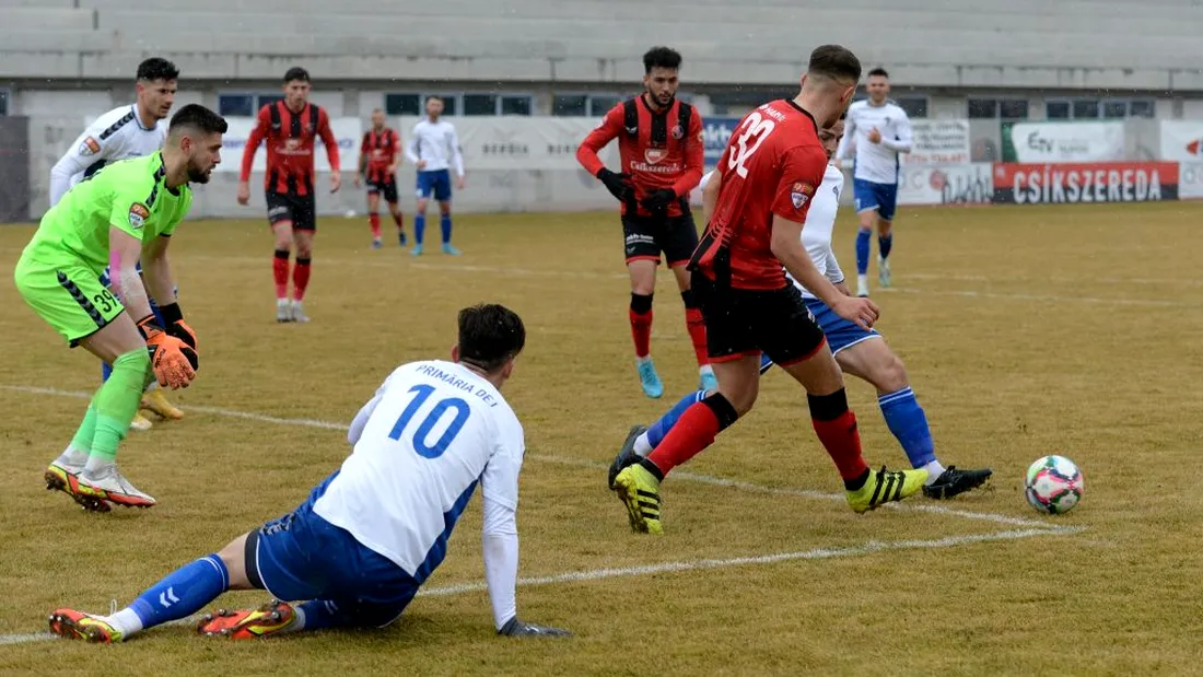 Dragoș Militaru sare în apărarea fotbaliștilor săi după eșecul cu FK Miercurea Ciuc: ”Nu trebuie să pierdem jucătorii aiurea, pe comentarii și vorbe”. Reacția antrenorului Unirii Dej