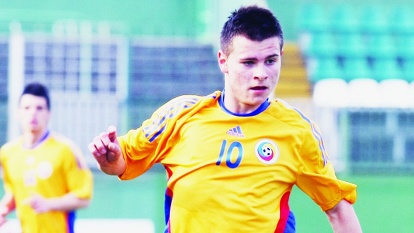 Colegii s-au frecat la ochi când l-au văzut: "Băiatul ăsta e mai pregătit ca noi!"** Pițurcă, șocat de noua bijuterie: "Idolul meu sunt eu!"